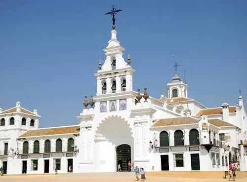 Taxi de Huelva a El Rocío: la ermita de Nuestra Señora del Rocío