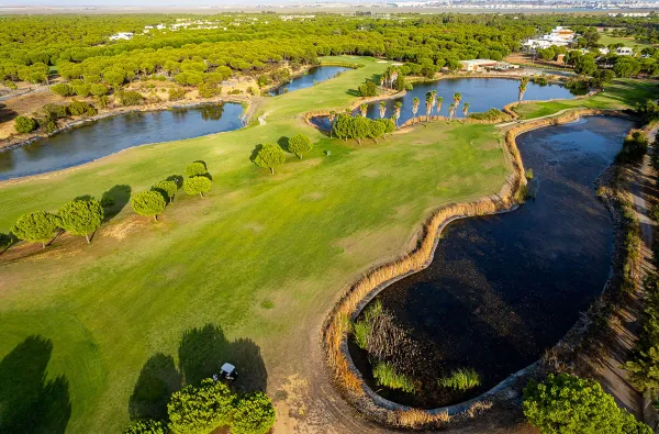 Taxi de Huelva a La Monacilla: vista aérea del campo de golf